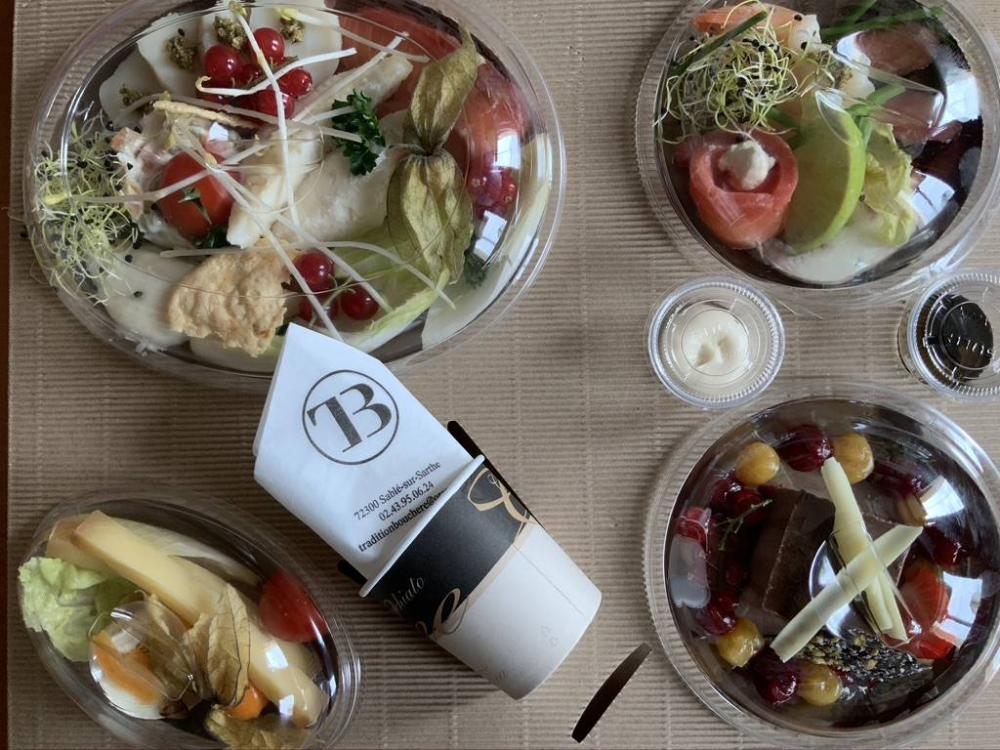 Plateaux Repas près de Parcé-sur-Sarthe